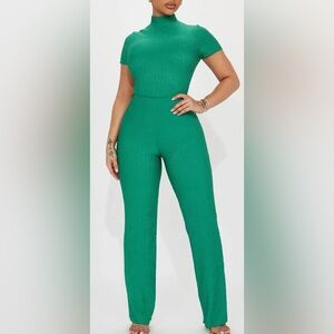 Green Ribbed Elegant Set